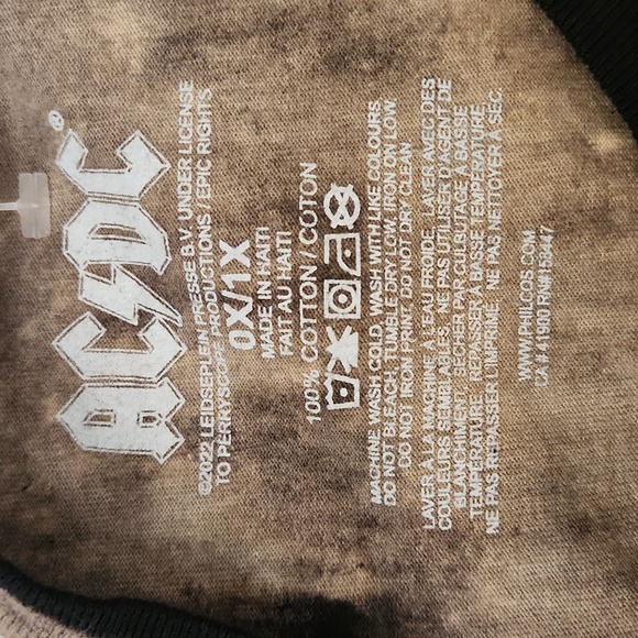 Forever 21 ACDC Paint Splatter Print Graphic Band T-shirt - Picture 9 of 10